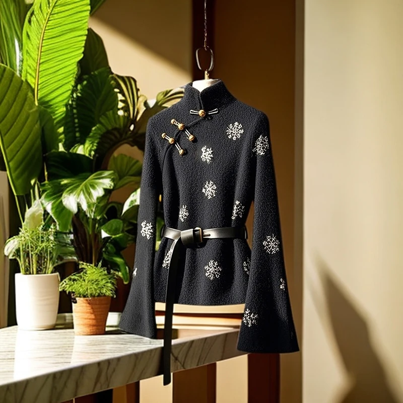 新中式印花黑色立领针织衫女2024冬季内搭国风盘扣喇叭袖打底毛衣