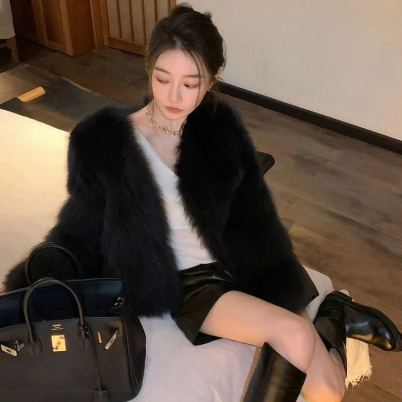 毛毛外套女冬季新款环保气质短款时尚年轻款显瘦保暖毛毛上衣网红