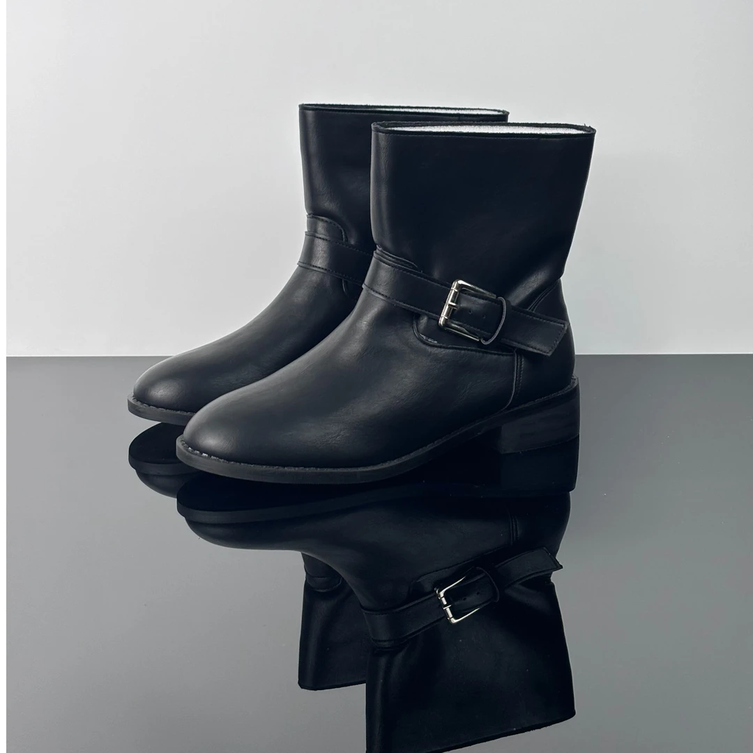 真皮低跟短靴女2024冬季新款复古百搭圆头皮带扣切尔西 A-D 10077