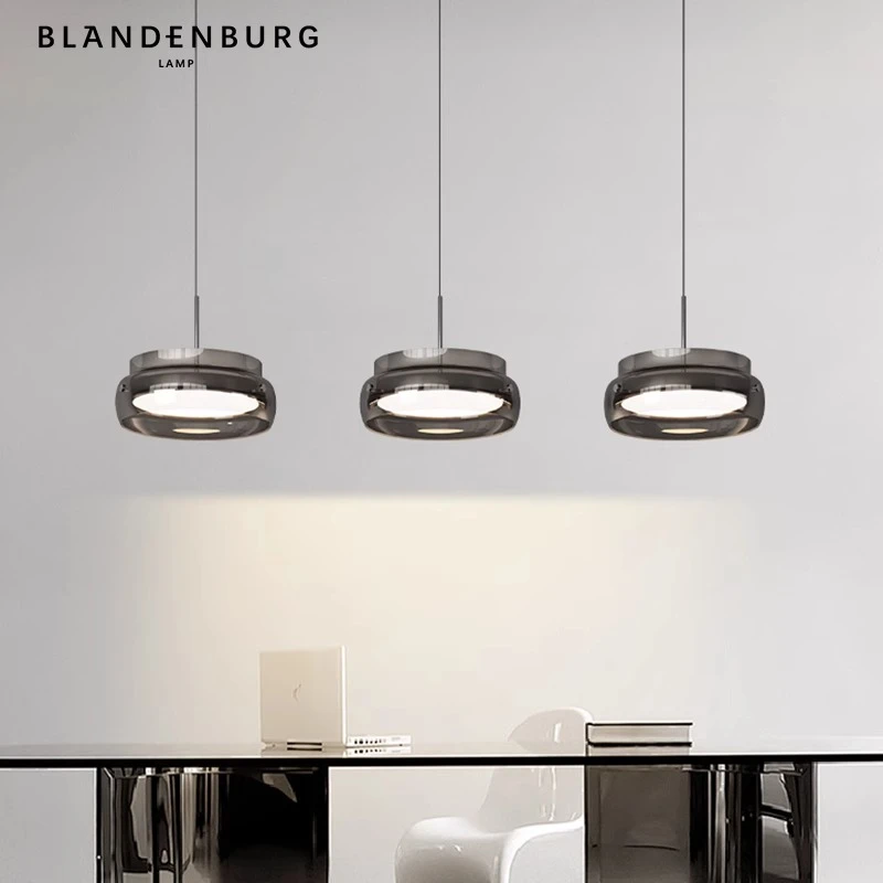 餐厅轻奢意式极简高端大气高级简约圆盘飞碟网红创意专用餐厅灯