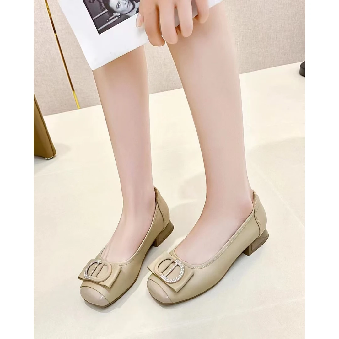 2024年新款百搭软底浅口中粗跟单鞋女时尚通勤舒适小皮鞋J4-0502