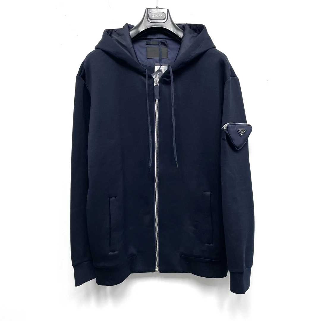全新未使用 Prada/普拉达 经典三角标袖标小袋藏蓝色连帽拉链卫衣