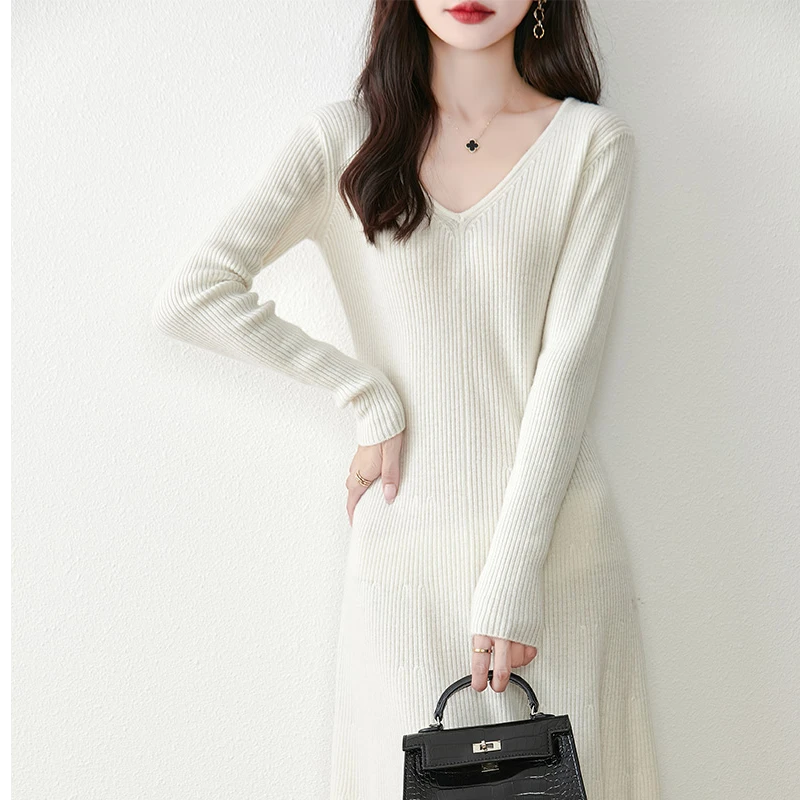 2024秋冬新款纯羊毛V领缝抽条连衣裙羊绒衫女套头打底中长款加厚