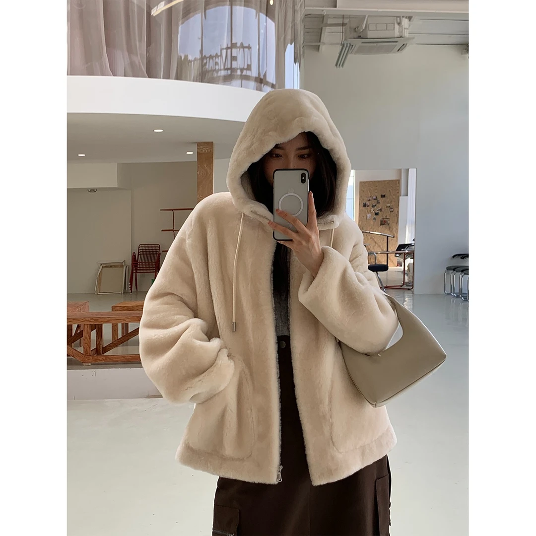 付智恩 小樽之雪 进口美利奴直毛连帽皮毛一体外套女2024冬季皮草
