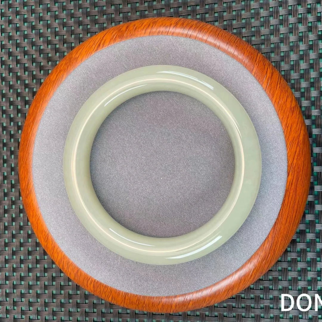 冬子源头和田玉手镯--圈口测量