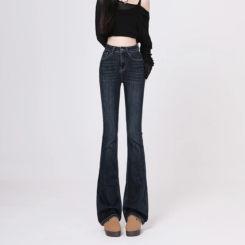 艾格新品加绒加厚微喇牛仔裤女2024秋冬季高腰显瘦修身弹力喇叭裤