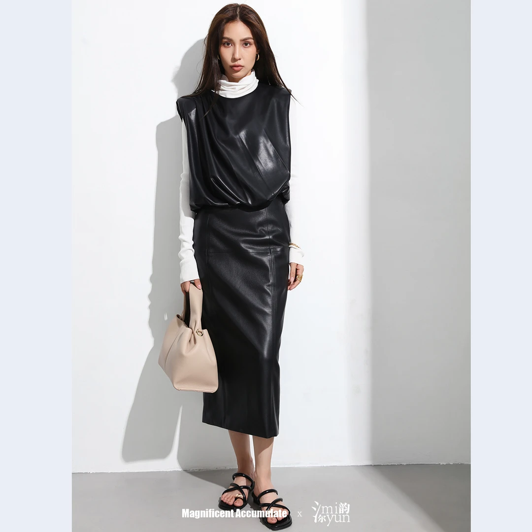 M accumulate高级半身裙PU黑色柔软高级优雅中长款后开衩包臀裙