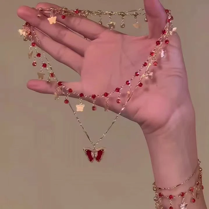 「浪漫红梦蝶」蝴蝶吊坠项链女款多层叠戴锁骨链小众甜美红色颈链