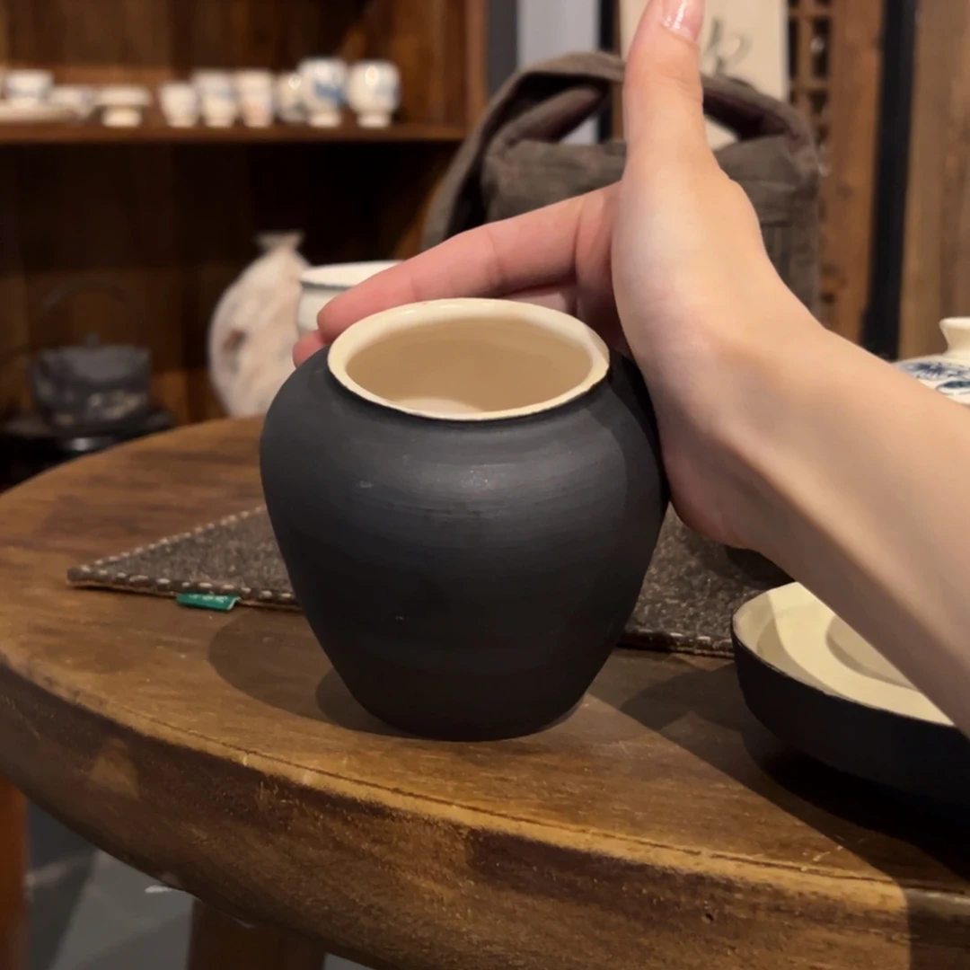 陶瓷。        陶瓷。