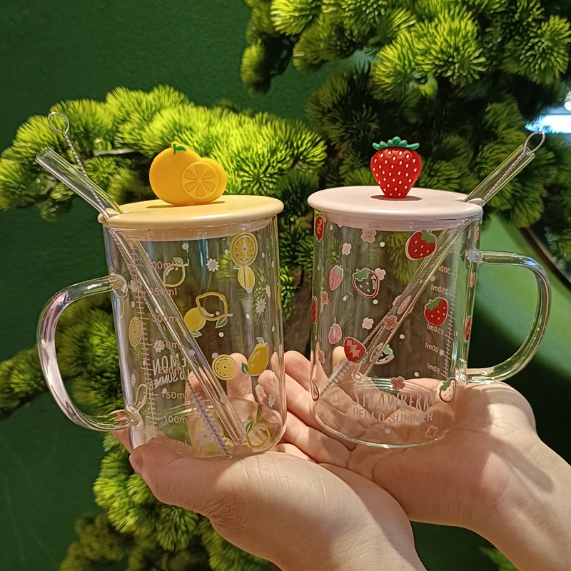 颜值网红大容量水杯耐高温玻璃杯家用果汁奶茶杯可爱草莓杯带吸管