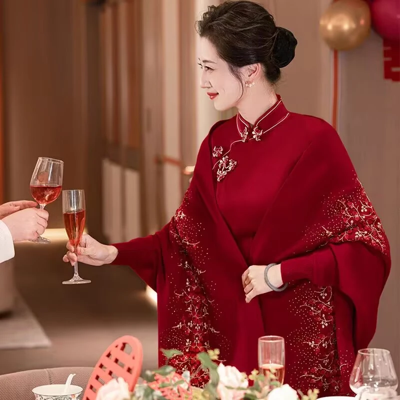 喜妈妈婚宴披肩2025秋冬新款婆婆配旗袍外搭红色高端披风保暖斗篷