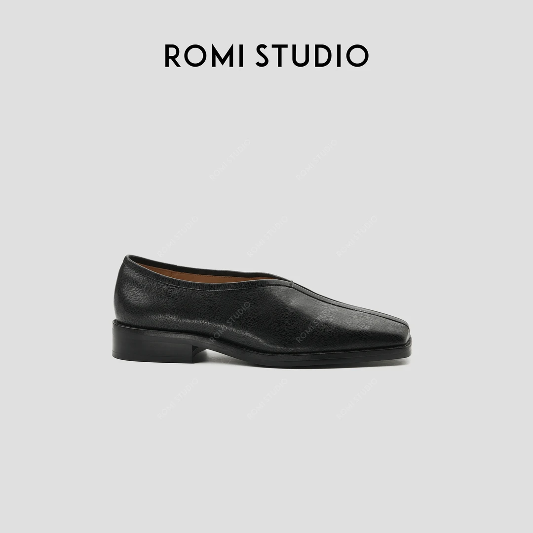 ROMI STUDIO”法式复古“头层水晶羊皮方头浅口平底僧侣鞋23AWS156