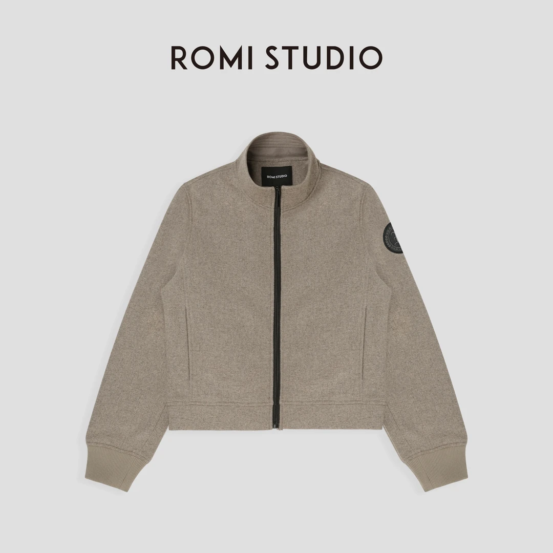 ROMI STUDIO“quiet luxury”50%羊毛翻领短款毛呢棉服外套23AWW372