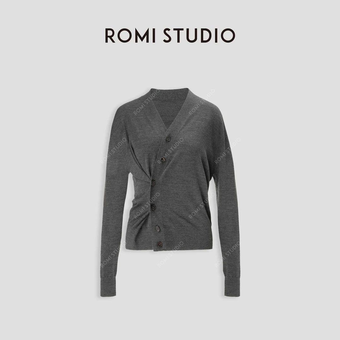 ROMI STUDIO“穿不腻” 100%羊毛亲肤V领修身斜扣针织开衫23AWM1117