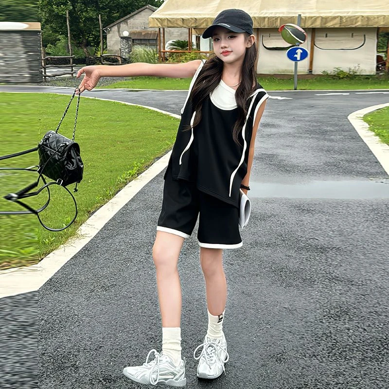 女童童装时尚休闲撞色连帽套装2024新款宽松无袖短裤运动两件套