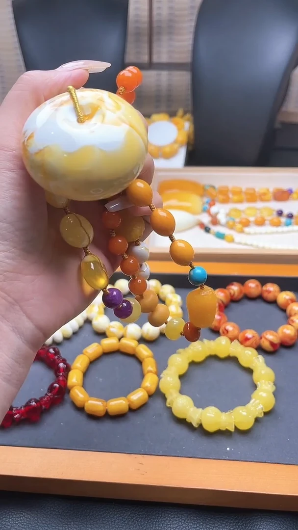 【闪购商品】琥珀颈饰未镶嵌k91鸡油黄平安扣