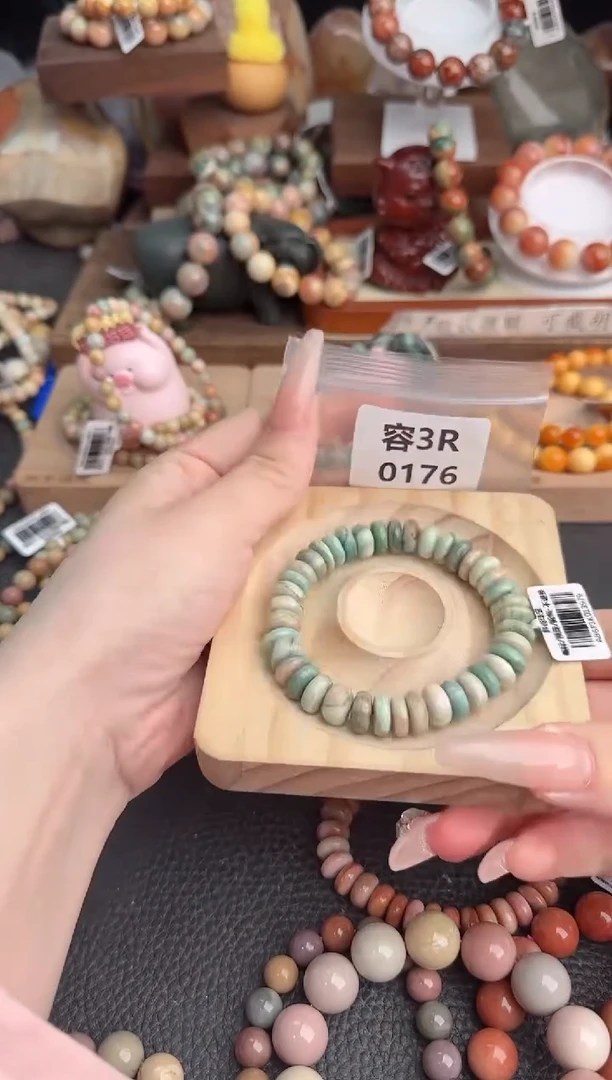 【闪购商品】石英质玉手链未镶嵌3R0176