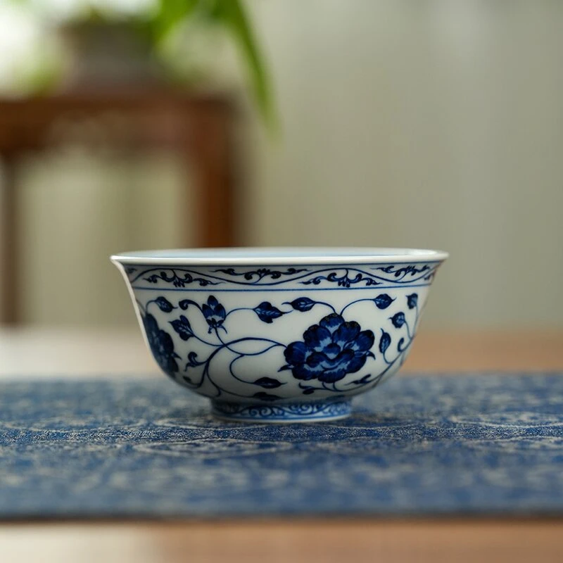 【小乔赏瓷】景德镇手工手绘缠枝杯xygy02.