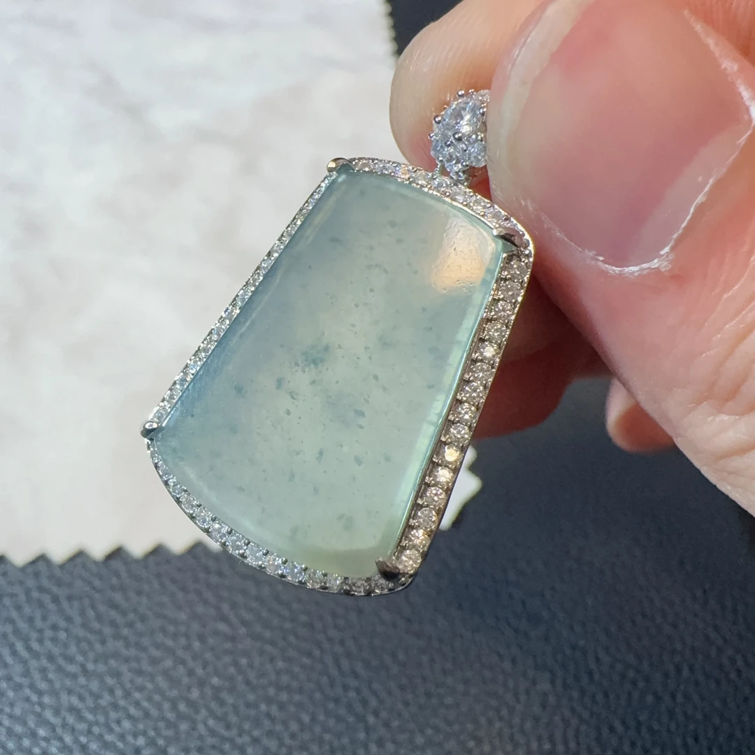 天然a货翡翠高冰无事牌吊坠雪花意境棉一刀切不封底038