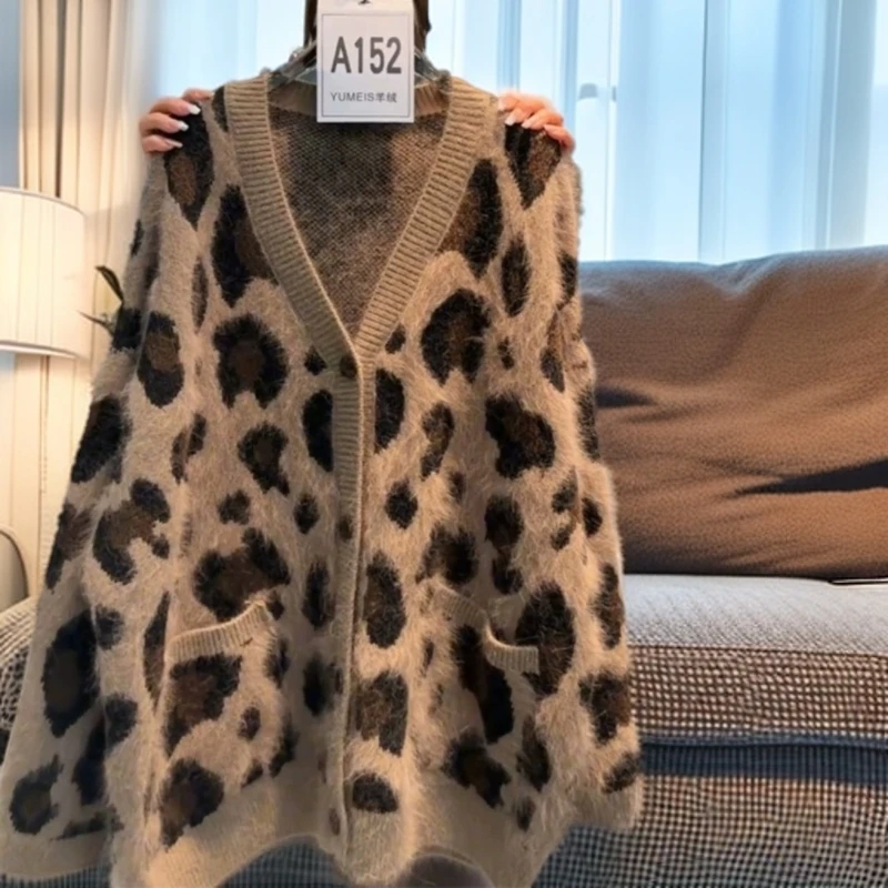 秋冬季新款专柜慵懒宽松洋气豹纹毛衣针织上衣遮肚中长款开衫外套