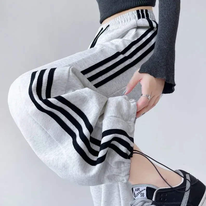 白灰色美式抽绳阔腿裤女秋冬休闲直筒束脚卫裤小个子条纹运动裤