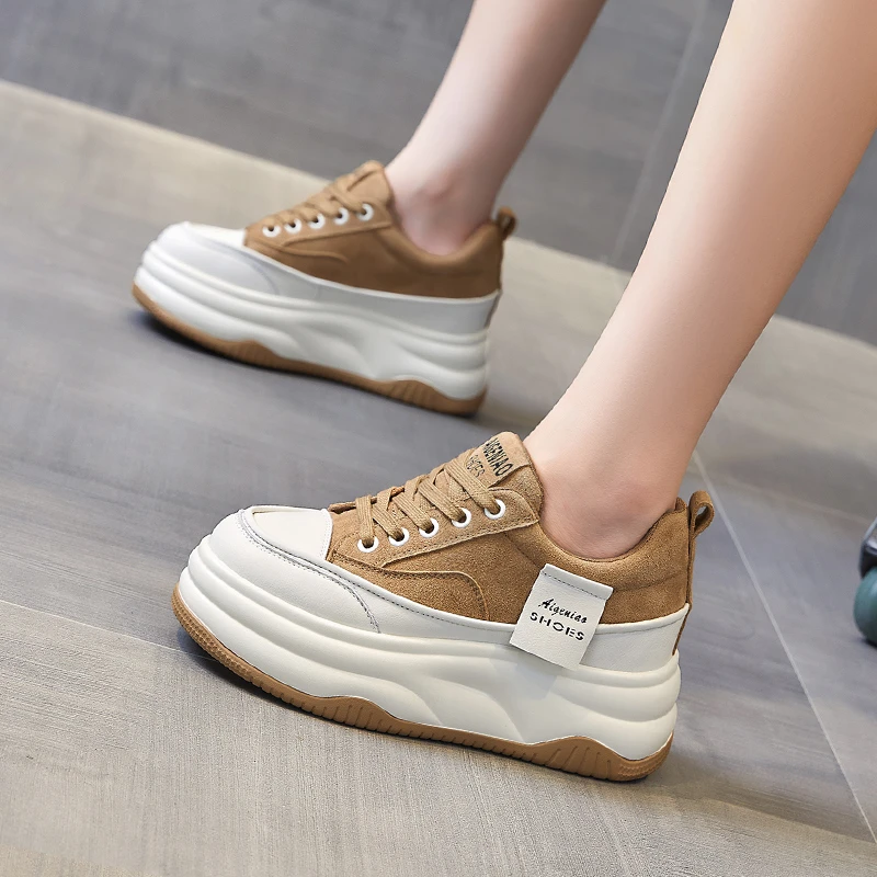 艾格鸟增高9cm内增高小白鞋女2024秋新款厚底板鞋松糕休闲运动鞋