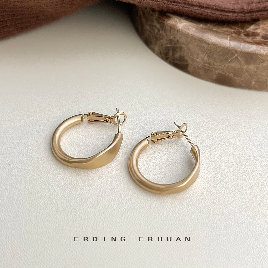 铜合金亚克力耳饰 @APRIL 浅咖棕哑光质感圆形几何耳饰轻奢风ins