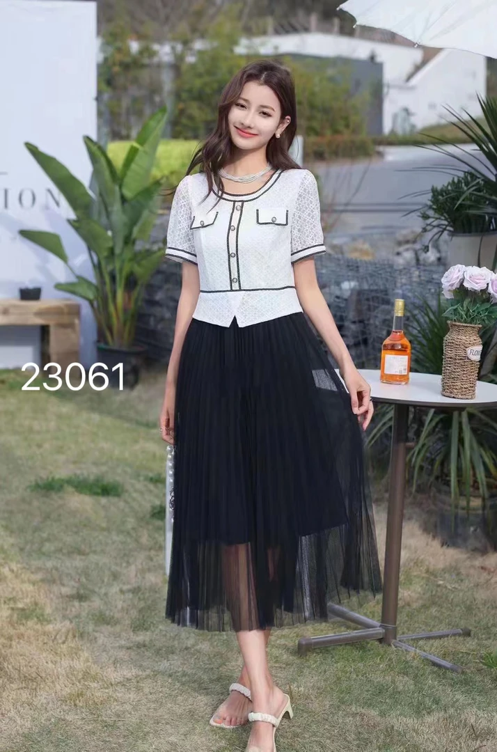 小小服饰推荐新款连衣裙