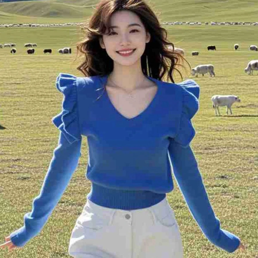 2024秋冬新款氛围感荷叶边v领克莱因蓝毛衣针织衫女短款收腰上衣