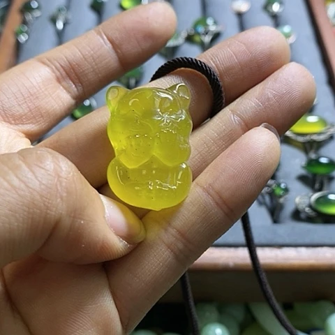 岫玉颈饰未镶嵌老虎