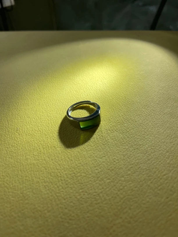 天然玉石戒指一个情侣款式能带一辈子