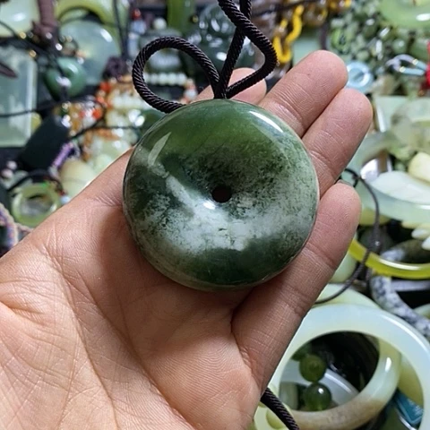 岫玉颈饰未镶嵌挂件