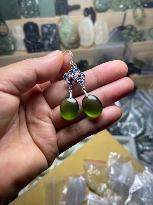 天然玉石帝王绿耳环孤品耳坠就一对（收藏级别、能戴一辈子