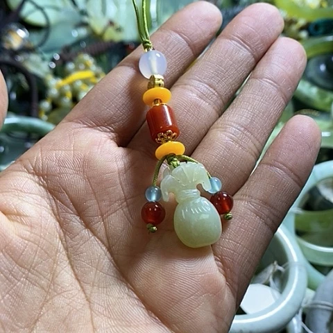 和田玉手机挂件未镶嵌