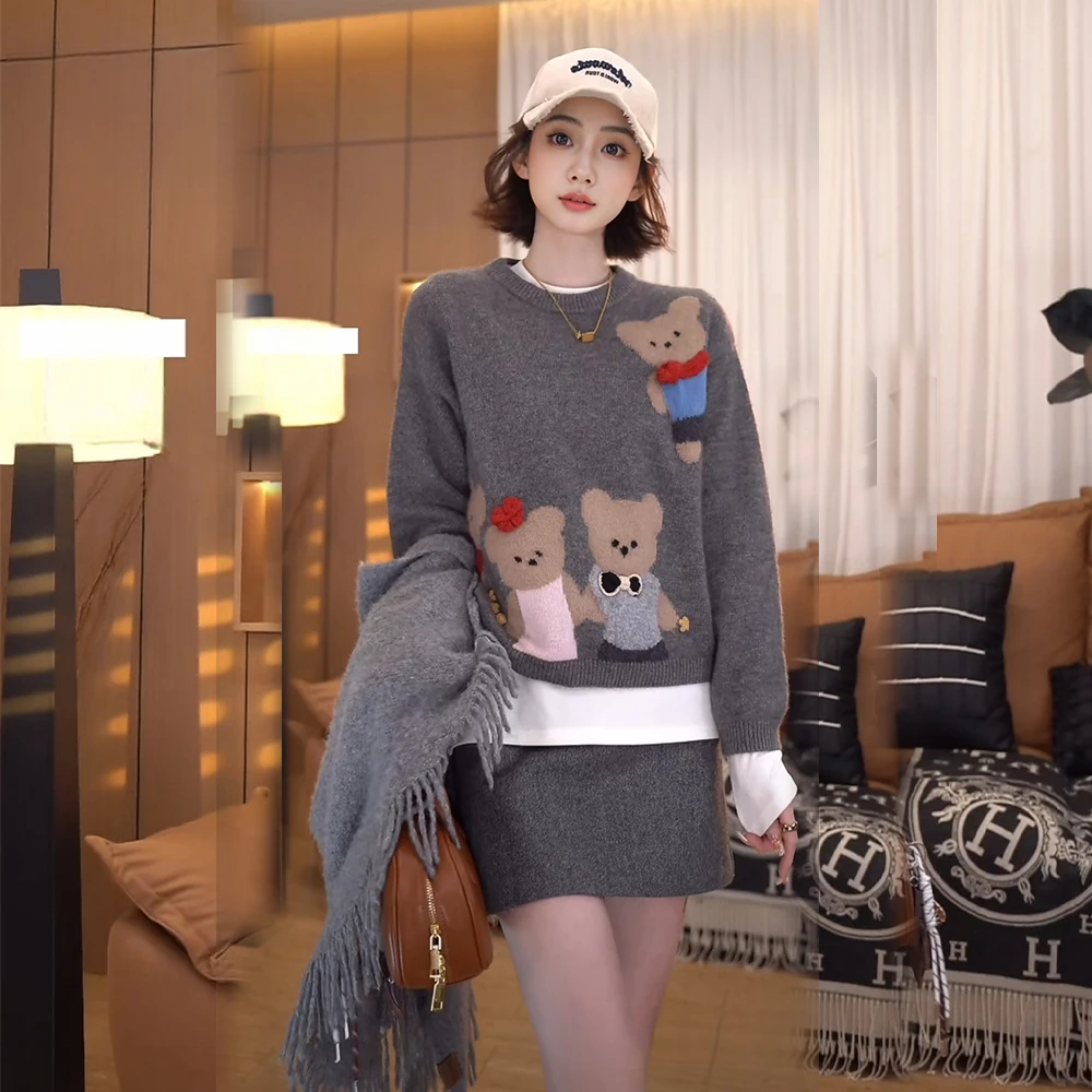 慵懒风宽松时尚百搭圆领小熊毛衣女秋冬新款网红轻奢针织衫设计感