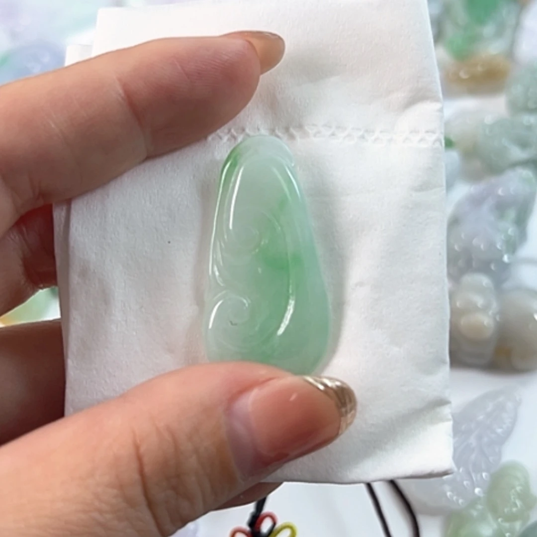 【闪购商品】翡翠颈饰未镶嵌