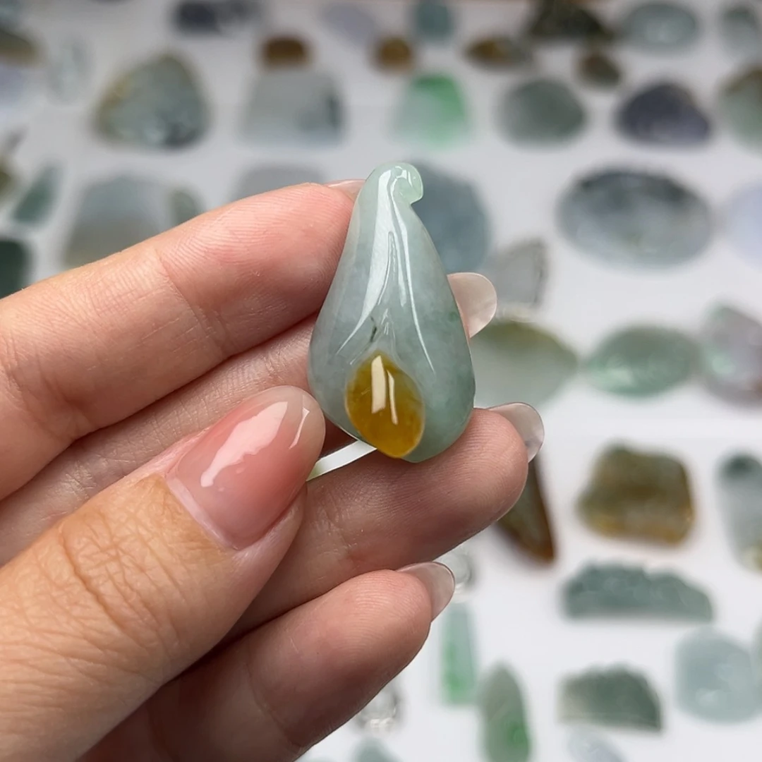 【闪购商品】翡翠颈饰未镶嵌玉兰花