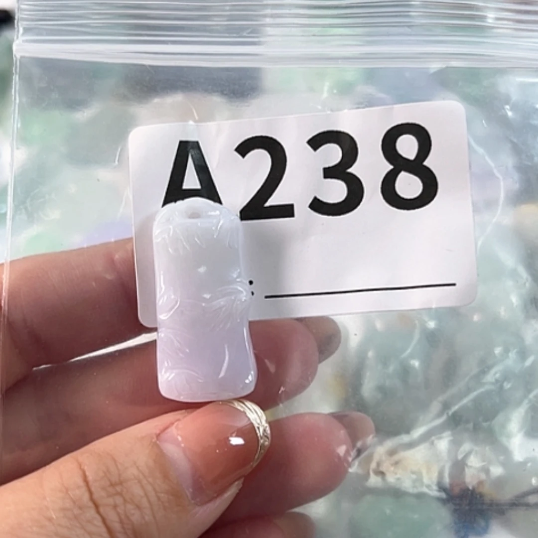 【闪购商品】翡翠颈饰未镶嵌