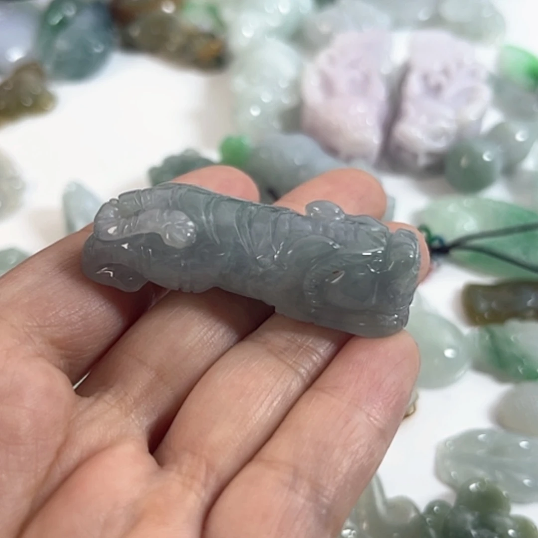 【闪购商品】翡翠颈饰未镶嵌玖*