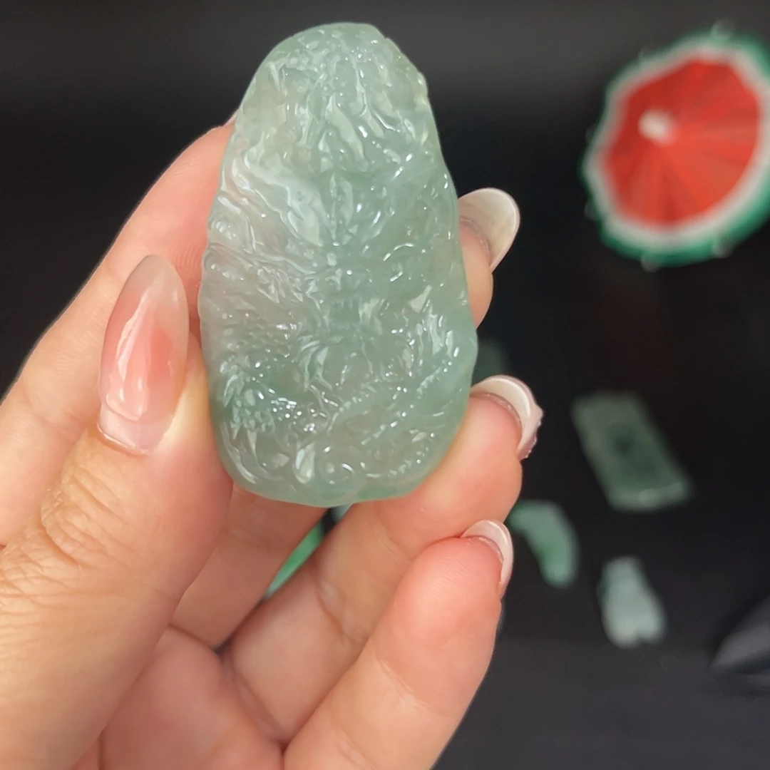 【闪购商品】翡翠颈饰未镶嵌龙牌