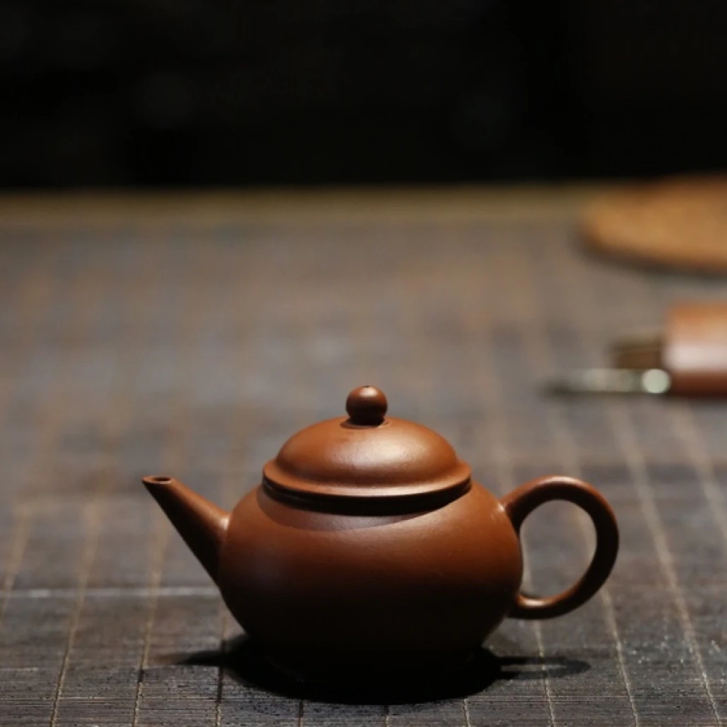 宜兴紫砂朱泥，全手工制作朱泥壶60毫升水平，采用黄龙山原矿朱泥