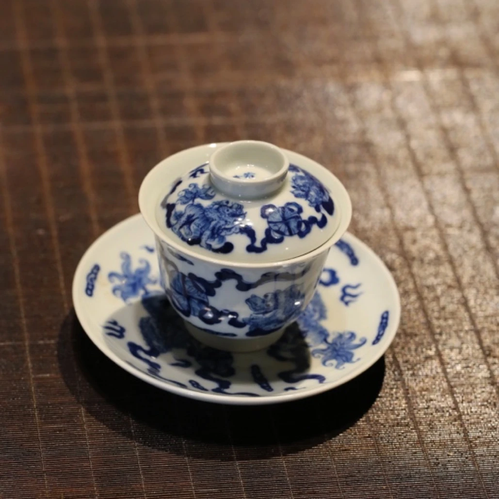 景德镇高岭土瓷，手工绘画，容量70毫升试茶标准器，釉层肥润