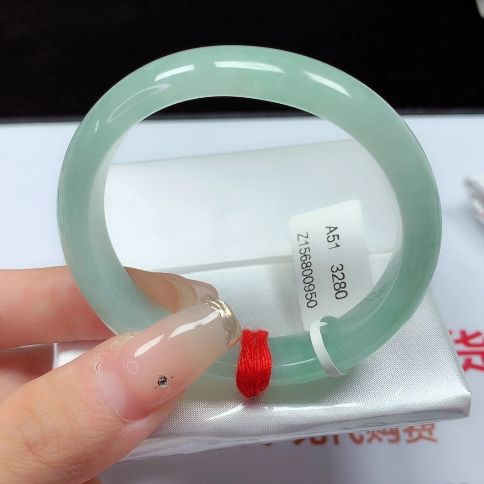 【闪购商品】翡翠手镯未镶嵌51贵妃