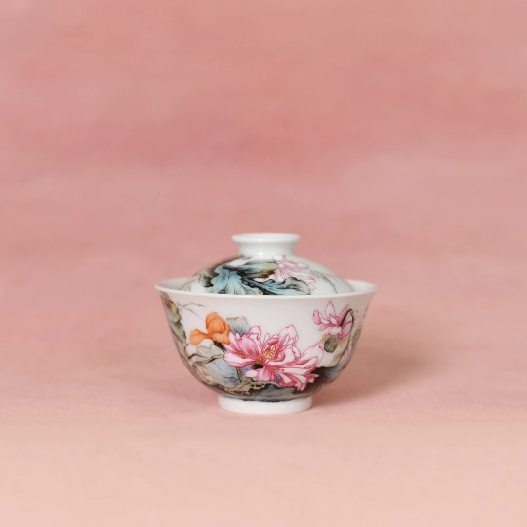 艺林藏珍粉彩芙蕖依旧莲心盖碗