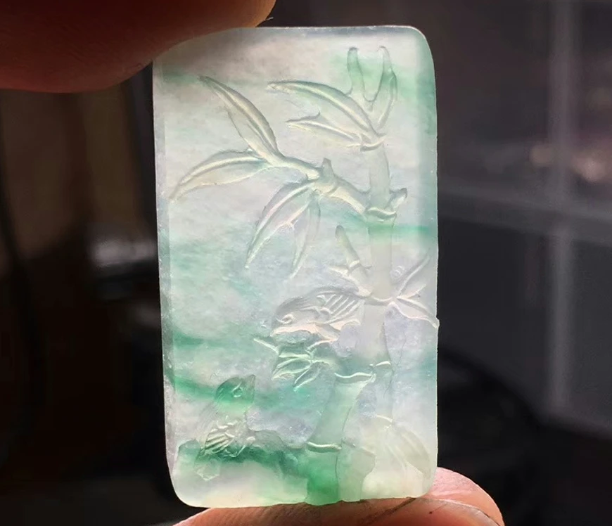 天然翡翠A货（参考链接）高冰玻璃种玉器雕刻阳绿高货吊坠