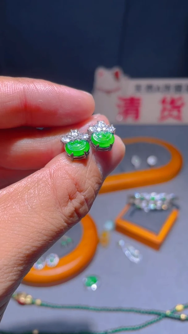 【闪购商品】翡翠耳饰未镶嵌
