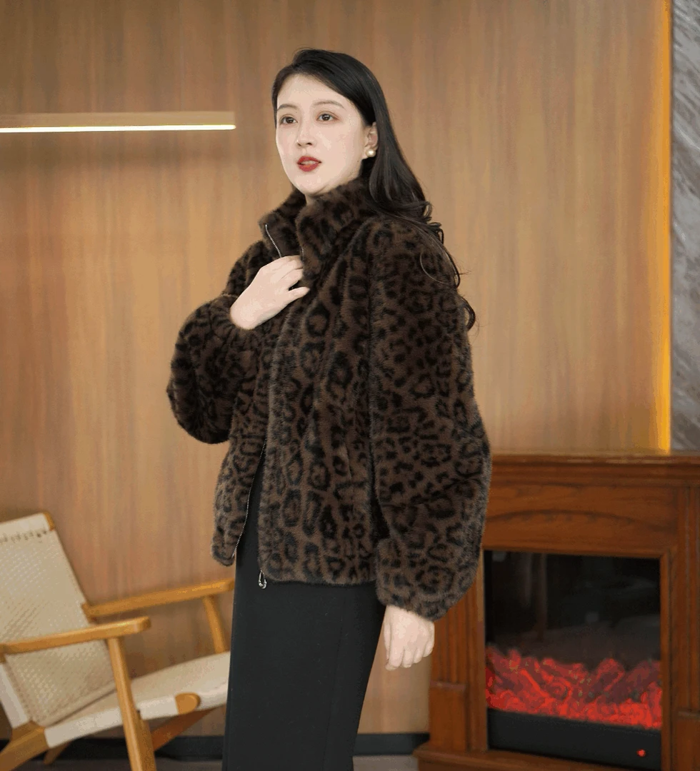 2024冬季新款保暖仿皮毛一体豹纹外套
