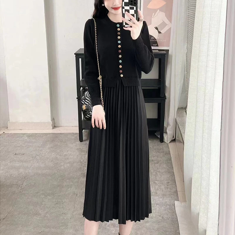 针织连衣裙女2024秋冬新款圆领假两件拼接洋气显瘦打底长裙