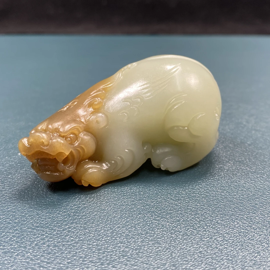 天然和田玉新疆且末糖白手把大肚大貔貅手工俏色精雕