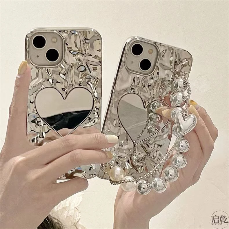 苹果11-14Promax电镀银褶皱爱心镜面链条手机壳13/14/14Pro小众